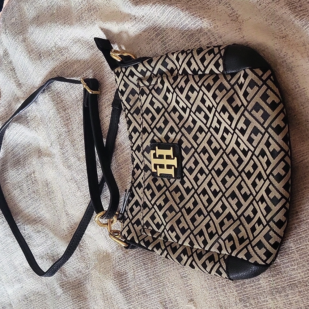 Tommy Hilfiger Crossbody Purse